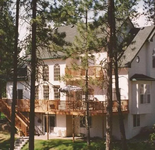 River Cove Elegant Waterfront Bed & Breakfast